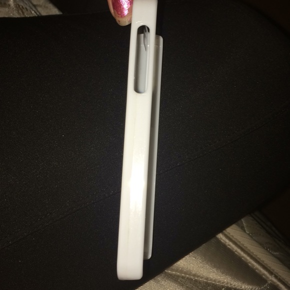 iPhone 5s phone case never used got wrong size - Picture 2 of 3